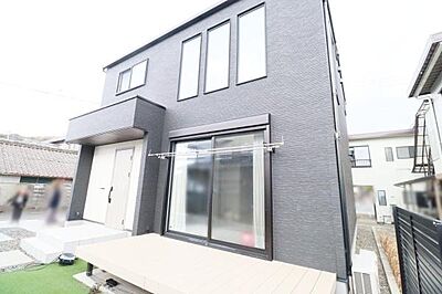 外観:おしゃれで開放感のあるお家♪ 外観:おしゃれで開放感のあるお家♪