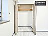 収納：収納が充実しているからこそ、お部屋はいつも広々。掃除や片付けもラクになり、居心地の良い暮らしが続きます。