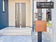 郵便ポスト付きで不在時でも荷物が受け取れてとっても便利！家にいなきゃいけないストレス回避！再配達の手間が省けます！