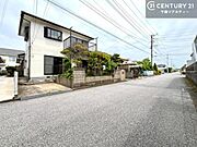 落ち着いた街並みが広がる閑静な住宅街に位置し、穏やかで心安らぐ暮らしを叶える住環境です。
