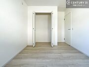 住空間をすっきり使うためには必須ポイントの収納スペースですよね。是非現地でご確認ください！（施工例）