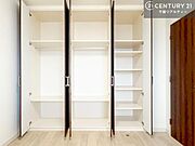 収納が充実しているからこそ、お部屋はいつも広々。掃除や片付けもラクになり、居心地の良い暮らしが続きます。