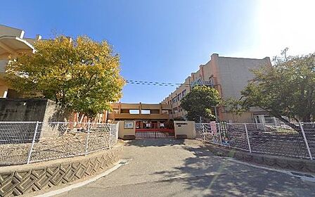 和泉市立緑ケ丘小学校まで1443m