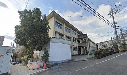 和泉市立石尾中学校まで618m