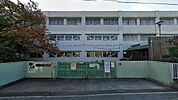 泉大津市立上條小学校まで828m