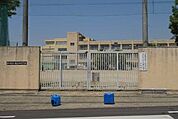 東大阪市立縄手北中学校まで519m