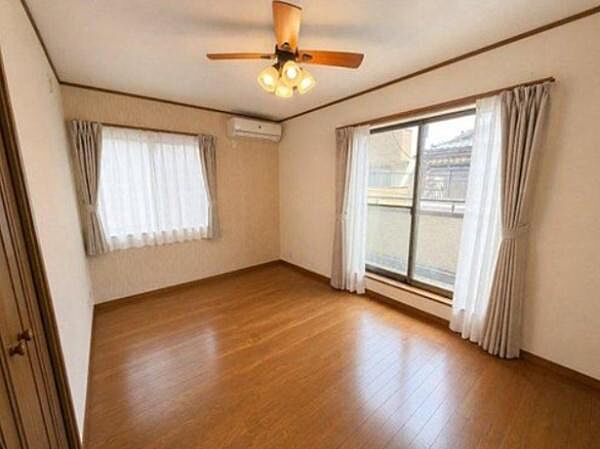 洋室を拡大表示