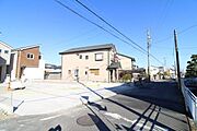 前面道路の様子です。ダイソーがすぐ近くにあります！