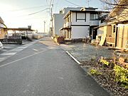 前面道路は十分な広さがあります◎