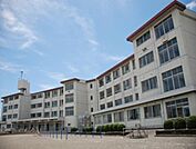 藤枝市立藤枝小学校まで780m