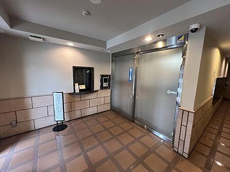 安心のオートロック付きで防犯に配慮しております