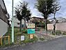 周辺：菅生公園まで340m、緑豊かな自然に囲まれた、地域の憩いの場として親しまれている公園です。広々とした空間で子どもたちがのびのび遊べます