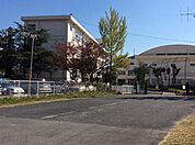 栗東市立栗東中学校まで484m
