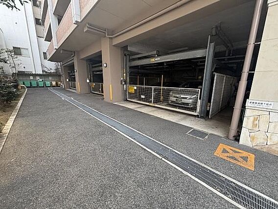 敷地内に駐車場