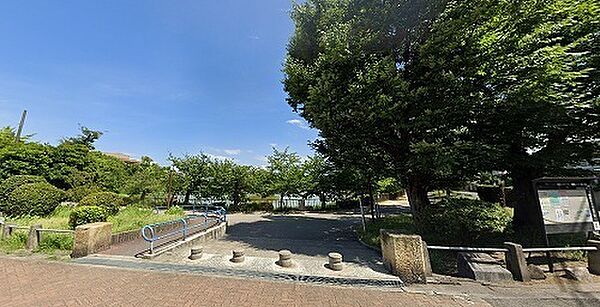 周辺を拡大表示
