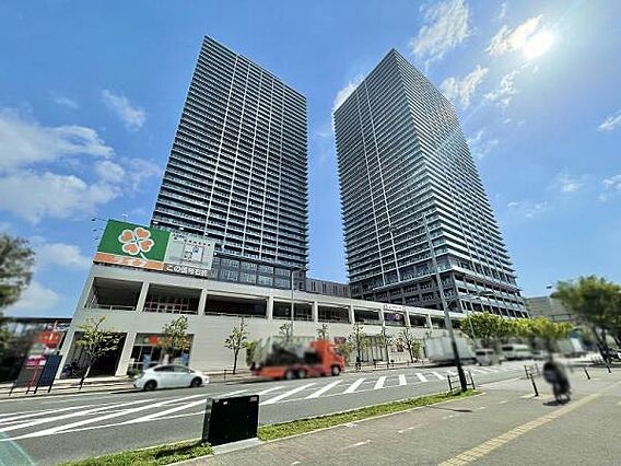 久宝寺駅直結！...