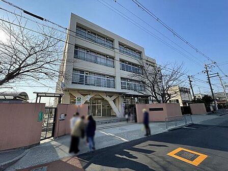 八尾市立用和小学校まで345m