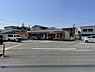 周辺：セブンイレブン八尾弓削町店まで422m