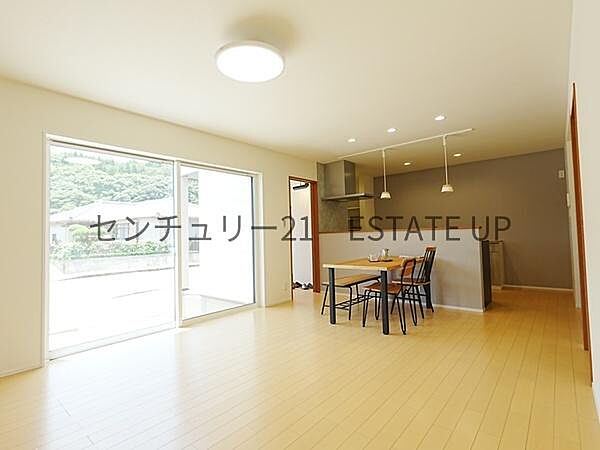リビング/ダイニングを拡大表示
