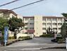 周辺：鹿児島市立東谷山中学校まで1271m、東谷山中学校の校訓は「英知・情操・健康」であり、学校の教育目標は「考える」「心豊かなひと」「たくましい人」です。
