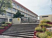 鹿児島市立桜丘東小学校まで944m、桜丘東小学校では、校訓「かしこく・やさしく・たくましく」を大切にしています。