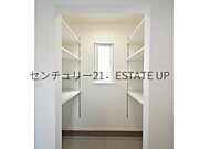 【収納】収納便利なシューズ棚を備えてます