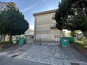 鹿児島市立緑丘中学校まで3221m、緑丘中学校では、校訓「真実・友愛・力行」教育の柱にしています。