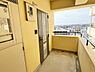 玄関：角部屋です