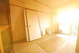 ぽかぽかな陽ざしがはいる、お部屋です☆