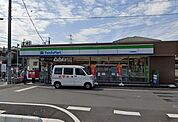 ファミリーマート 八木崎駅前店まで516m
