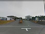 三股町立三股西小学校まで631m、知・徳・体の調和のとれた、人間性豊かな児童の育成