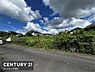 その他：青空と雲が広がる開放的なロケーションです。前面道路もゆとりがあり車の出し入れがしやすい環境です。日当たりも良好で周囲には落ち着いた住宅が並んでいます。現地の様子をぜひご確認ください。