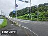 その他：前面道路がしっかり整備されており交通アクセスもスムーズです。周辺は緑が多く落ち着いた雰囲気が感じられます。ゆとりある車道で車の出入りも便利です。信号や標識も設置されており安全に配慮された道路環境です。