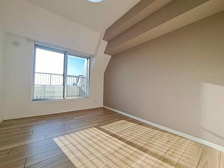 お子様のお部屋にしたり、趣味のお部屋にしたり、使いやすい造りのお部屋になっています。