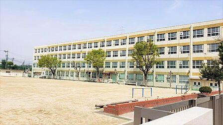 名古屋市立東山小学校まで535m