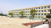 名古屋市立東山小学校まで604m