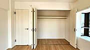 こちらの部屋にもある大きなクローゼット！各部屋にあるのでお部屋を最大限使うことができます。