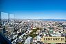 その他：バルコニーからの眺望です。近くに高層建物があまりないので、日あたりが確保できるのが嬉しいポイントですね。