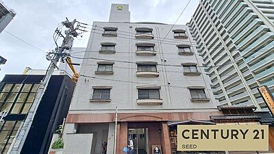 外観:落ち着いたカラーリングの外壁で、時間が経っても飽きのこないデザインです。 外観:落ち着いたカラーリングの外壁で、時間が経っても飽きのこないデザインです。