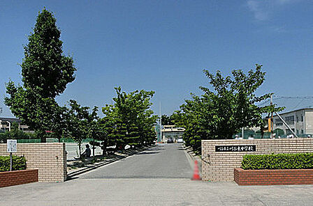 刈谷市立刈谷東中学校まで950m