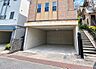 駐車場：お車は2台駐車可能(車種による)！ぜひ現地にて、実際の建物・駐車・環境・街並み・日当たりなどなどご確認ください！平日・お仕事帰りなど、いつでもご案内できますので、お気軽にお問い合わせください！