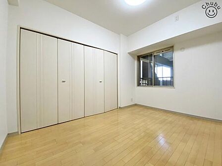 6.0帖洋室 明るい洋室は日差しが注ぎこんで快適なプライベートスペースになりそうです