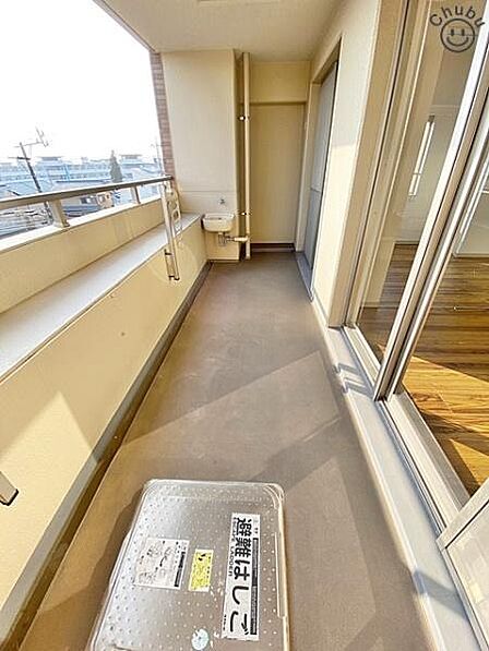日当たりの良いルーフバルコニーはお洗濯ものが良く乾きます。