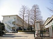 岡崎市立竜美丘小学校まで730m