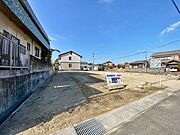 前面道路との高低差も無く、余計な造成費用が抑えられます