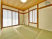 1Fの独立した和室は2世帯をご検討中の方にもオススメです。来客時の客室としても利用できるため、あると便利な使い勝手の良い空間です！