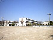 小坂井東小学校まで1500m
