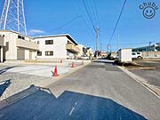 接道：南側公道約5.0ｍ　ぜひ現地にて、実際の建物・駐車・環境・街並み・日当たりなどご確認ください！平日・お仕事帰りなどいつでもご案内できますのでお気軽にお問合せください！
