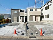 お庭はお子様の遊び場にもピッタリ！自宅なら安心です。ペットの日光浴やグリーンを育てたり、日当たりの良いお庭は様々な利用が可能です。アウトドアチェアを置けばホッと一息つける空間にも変わります！