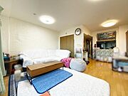 18.3帖LDＫ　キッチンと一体化したリビングなら家族みんなが自然と料理に参加したり、片づけたりしながらコミュニケーションがとれます